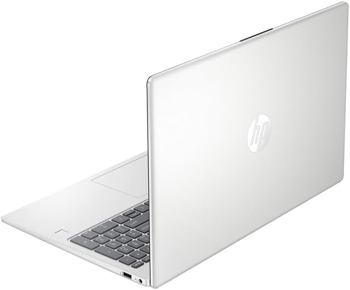 Ordinateur compact portable HP 15,6" FHD pour professionnels et étudiants, 16 Go de RAM, SSD de 512 Go, processeur Intel Core i3 à 8 cœurs, Windows 11, lecteur d'empreintes digitales, écouteurs PLUSERA et hub 8-en-1 inclus, couleur argent naturel.