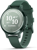 Présentation : Montre connectée Garmin Lily® 2 Active, petite et élégante, avec GPS intégré, écran dissimulé, verre à motifs, jusqu'à 9 jours d'autonomie, coloris vert jaspe et bracelet en silicone vert jaspe.