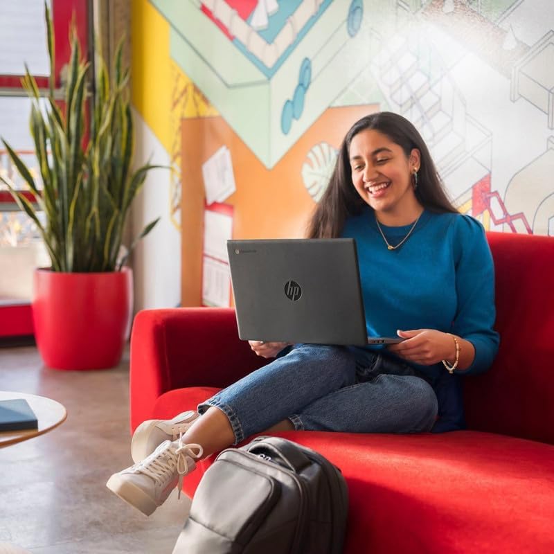 Ordinateur compact portable HP Chromebook 14 Professionnel et Étudiant : 4 Go de RAM, 576 Go de stockage (64 Go eMMC + station d’accueil de 512 Go), processeur Intel Celeron à 4 cœurs, webcam HD, longue autonomie, Chrome OS, écouteurs PLUSERA