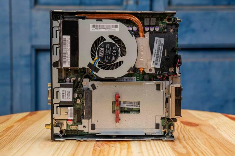 Ordinateur de bureau Lenovo Thinkcentre M715Q AMD Ryzen 3 Pro-2200GE 4 Go 128 Go SSD W11H (Reconditionné) – Modèle pratique