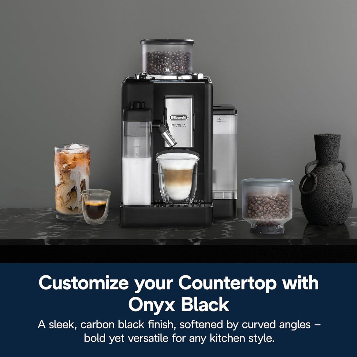 Machine à expresso automatique De'Longhi Rivelia doté de broyeur et mousseur à lait – Machine à café tout-en-un, latte chaud et glacé, cappuccino, système de sélection des grains, broyeur à meules, design italien au format compact, noir
