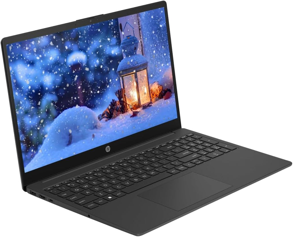 Ordinateur compact portable HP 15,6" FHD tactile, 16 Go de RAM, SSD de 256 Go, processeur AMD Ryzen 7 à 8 cœurs, Windows 11, Copilot, compatible IA, Wi-Fi 6, écouteurs PLUSERA et hub 8-en-1 inclus, noir.