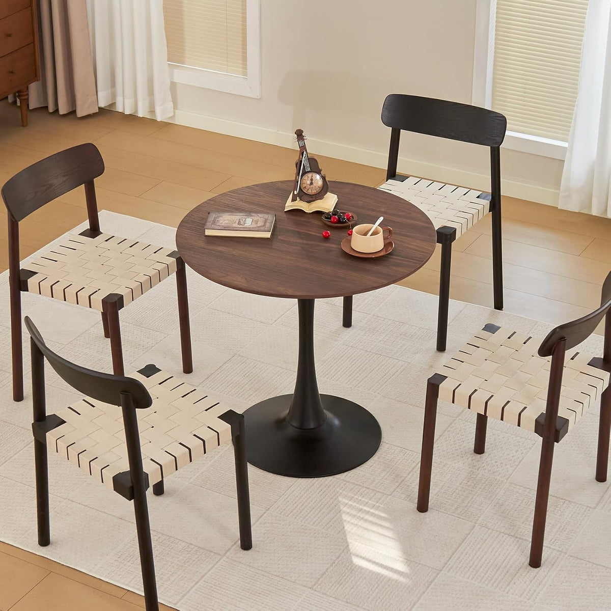Table de salle à manger ronde, table tulipe circulaire de 80 cm dotée de plateau épais et pied en métal, table bistro moderne du milieu du siècle pour cuisine, petits espaces, salon, café (imitation noyer)