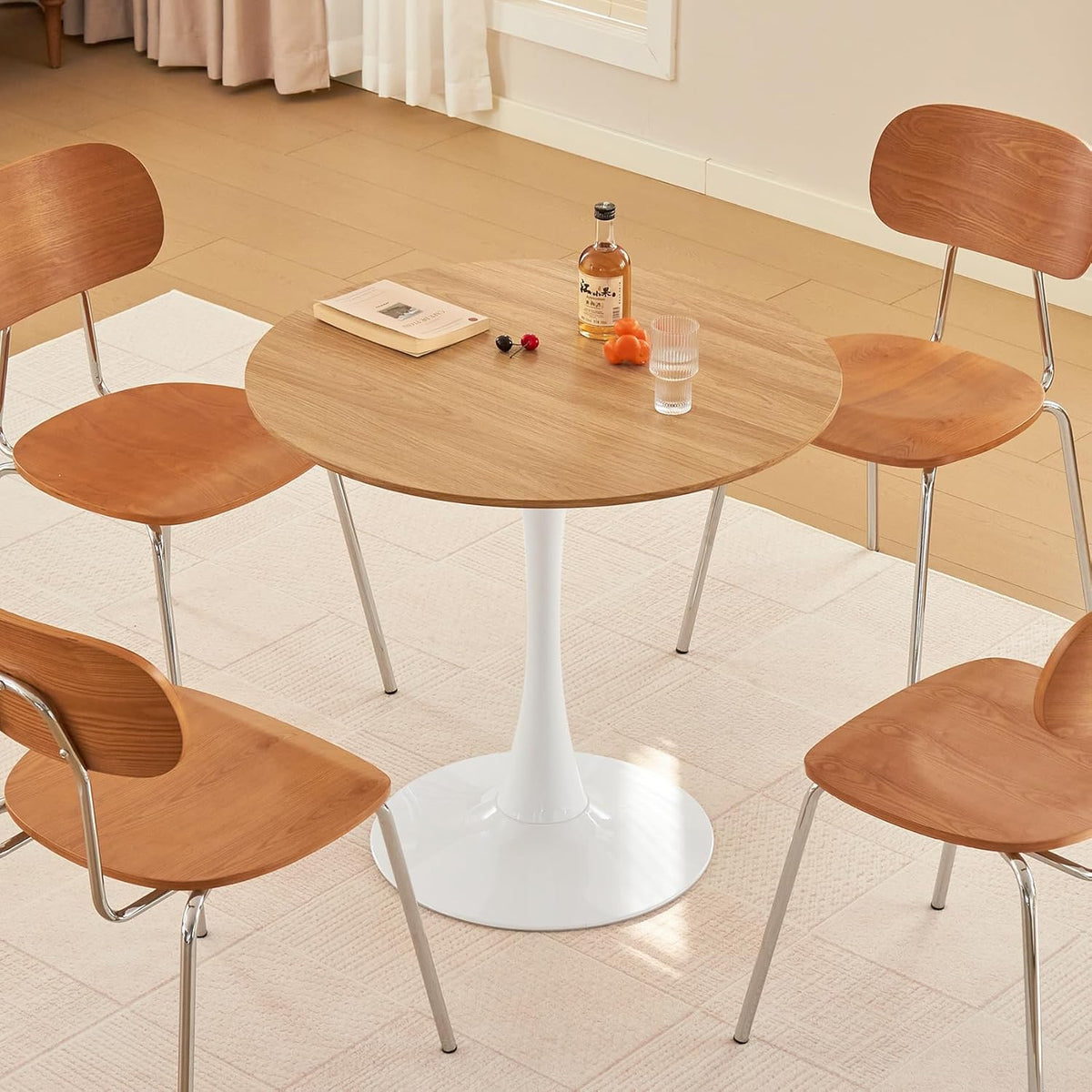 Table de salle à manger ronde, table tulipe circulaire de 80 cm dotée de plateau épais et pied en métal, table bistro moderne du milieu du siècle pour cuisine, petits espaces, salon, café (imitation chêne)