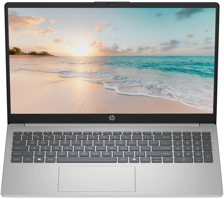 Ordinateur compact portable HP 15,6" FHD pour professionnels et étudiants, 16 Go de RAM, SSD de 512 Go, processeur Intel Core i3 à 8 cœurs, Windows 11, lecteur d'empreintes digitales, écouteurs PLUSERA et hub 8-en-1 inclus, couleur argent naturel.