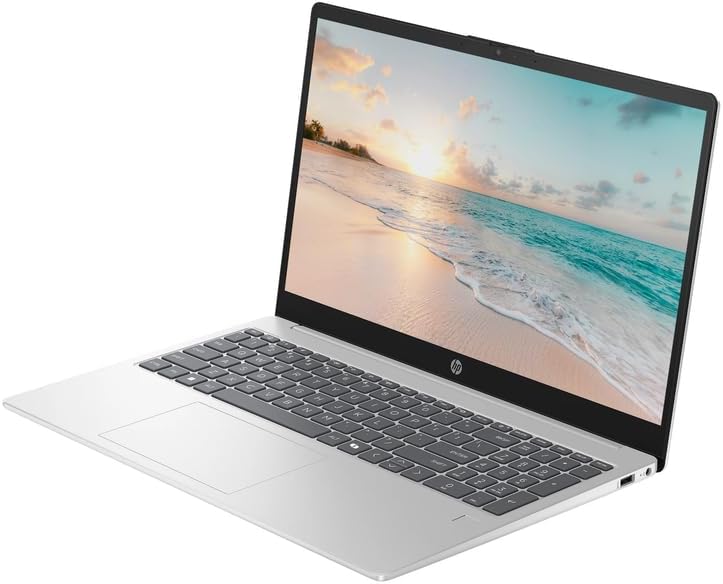 Ordinateur compact portable HP 15,6" FHD pour professionnels et étudiants, 16 Go de RAM, SSD de 512 Go, processeur Intel Core i3 à 8 cœurs, Windows 11, lecteur d'empreintes digitales, écouteurs PLUSERA et hub 8-en-1 inclus, couleur argent naturel.