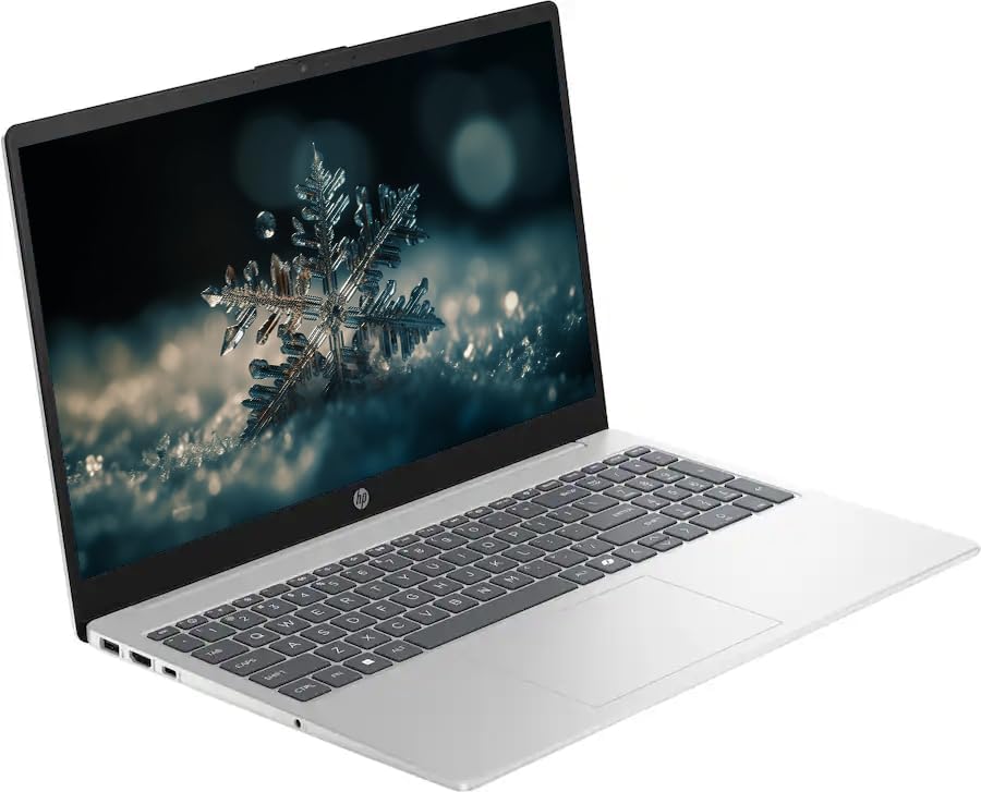 Ordinateur compact portable HP 15,6 pouces pour professionnels et étudiants avec Microsoft Office 365, processeur Intel quadricœur, Windows 11, 32 Go de RAM, 640 Go de stockage (128 Go UFS + station d'accueil de 512 Go), pavé numérique, argent