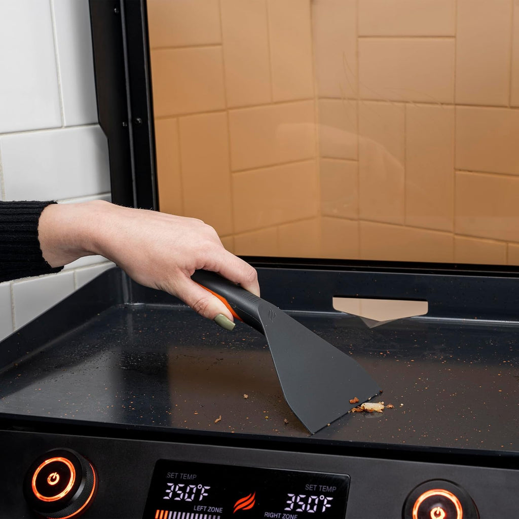 Plaque de cuisson électrique antiadhésive de 56 cm (22 pouces) dotée de couvercle, série 8001 E, grande plaque de cuisson de table par Blackstone, avec accessoires Blackstone pour une utilisation intérieure et extérieure.
