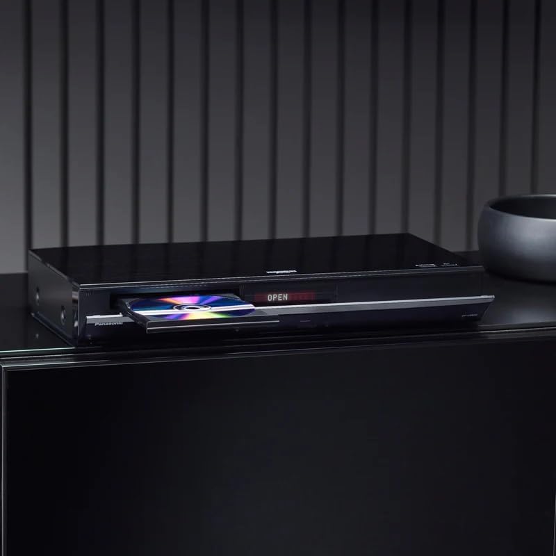 Lecteur Blu-ray/DVD 4K Panasonic doté de Dolby Vision et HDR10+, lecture vidéo Ultra HD de qualité soignée, audio haute résolution et assistance vocale - DP-UB820-K (Noir)