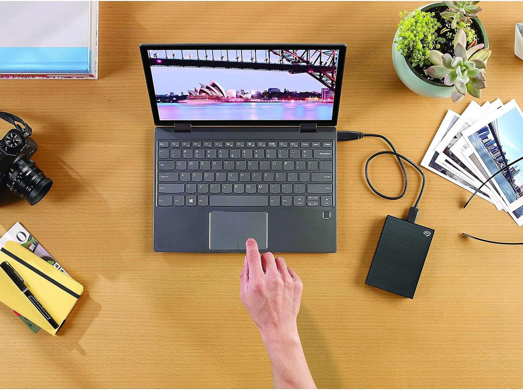 Disque dur externe compact portable Seagate One Touch, 4 To, cryptage matériel activé par mot de passe, compatible PC, ordinateur compact portable et Mac, USB 3.0, noir (STKZ4000400)